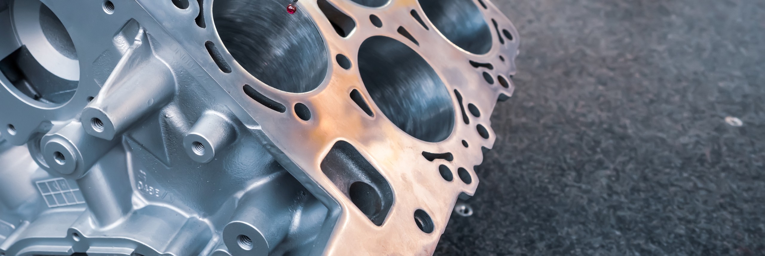 Cabeza de motor de aluminio bajo inspección por coordenadas, referencia del catálogo de números de equipo original OE